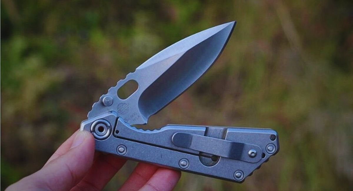 Survival Folding Knives: What to Look For