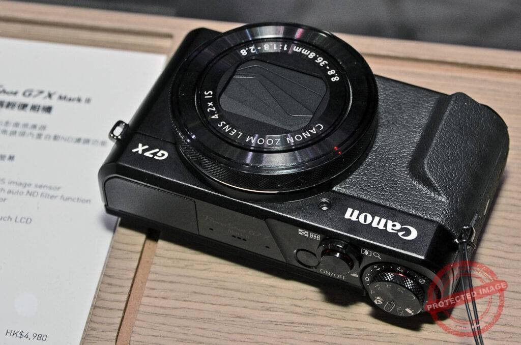 Canon G7X